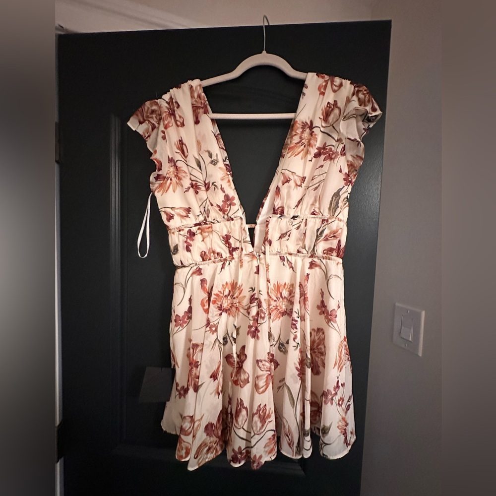 NWT Lulus floral romper - Picture 4 of 7